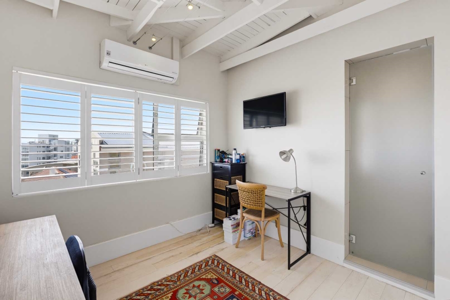 4 Bedroom Property for Sale in Bantry Bay Western Cape
